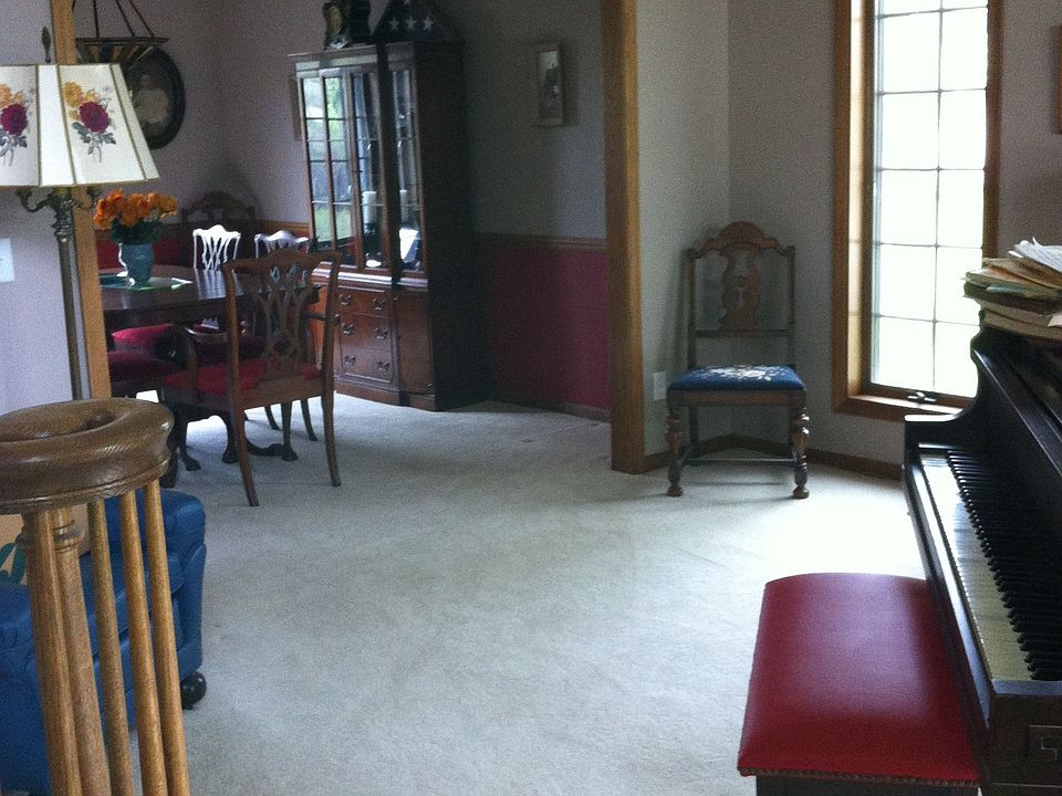 2nd image of 6102 Fairfax Ln