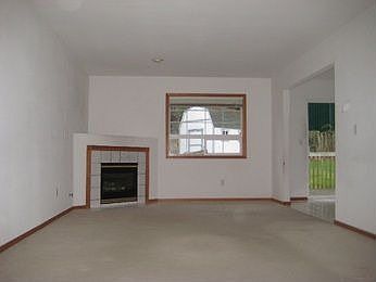3rd image of 10508 131st St E