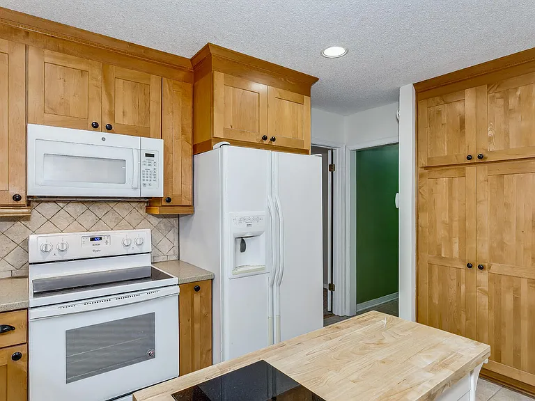 1960 Woodbridge Dr — Photo 21