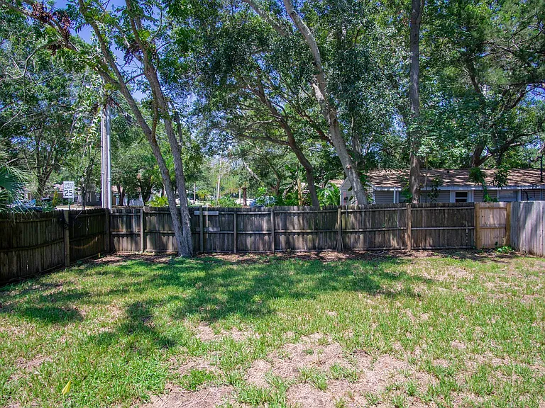 840 Beltrees St — Photo 51