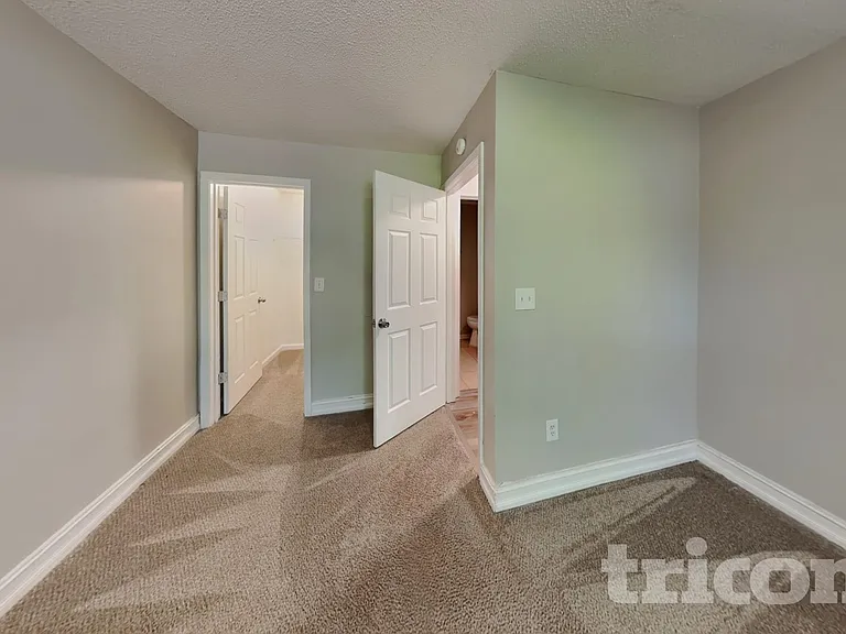 1104 Saint Phillips Ct — Photo 10