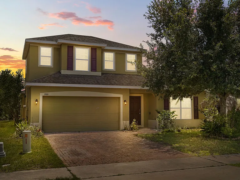 1300 Cavender Creek Rd — Photo 1