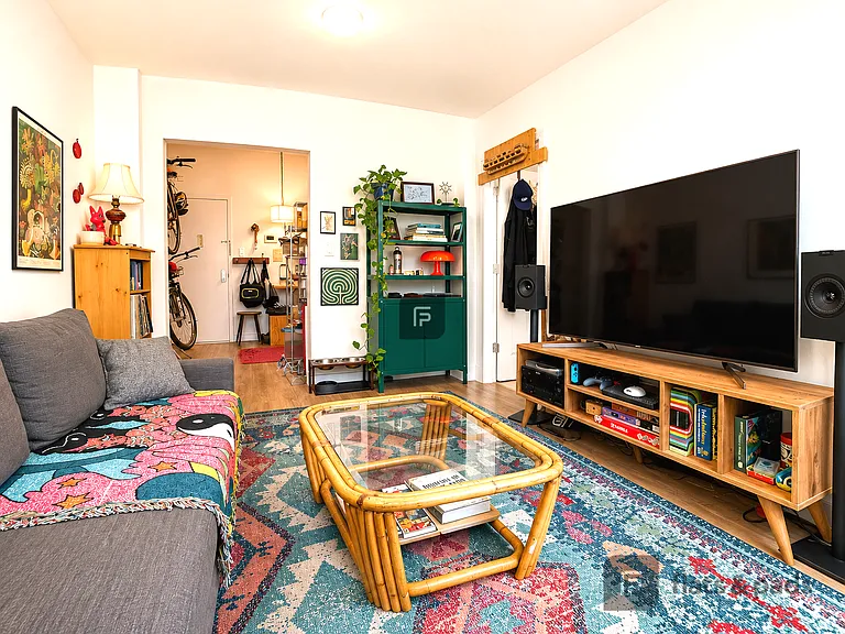 650 Rogers Ave #2R — Photo 6
