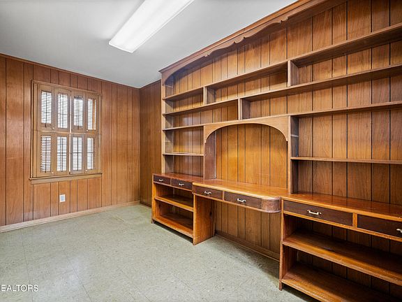 5th image of 4202 Barbara Dr