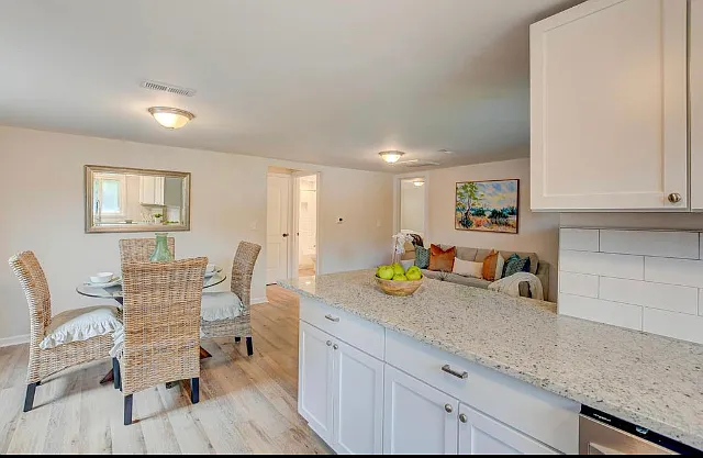 2209 Heriot St — Photo 7