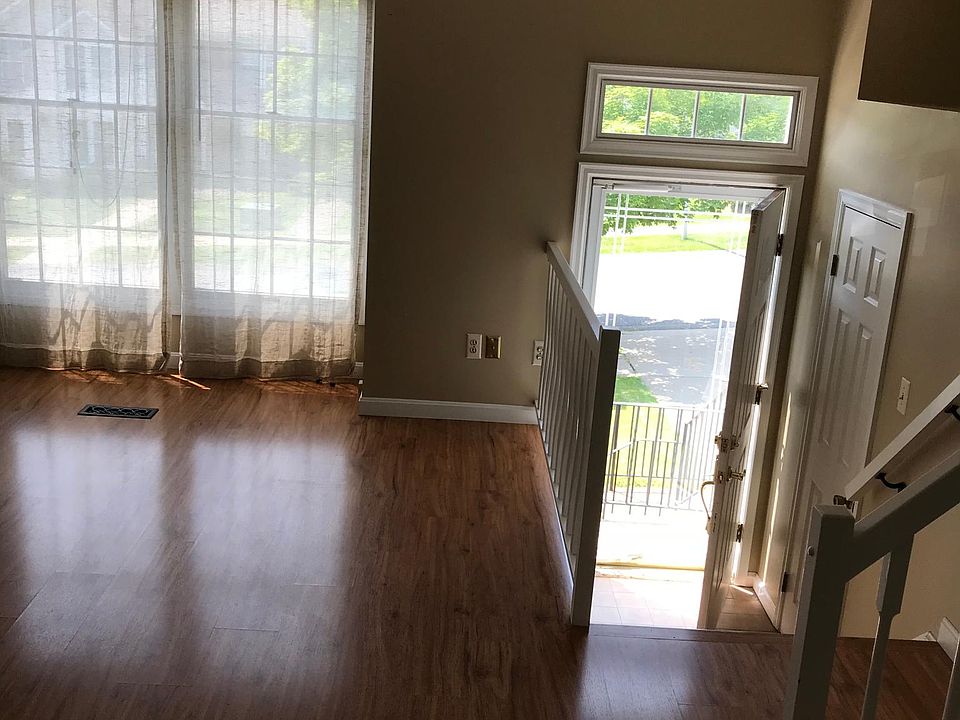 2nd image of 641 Parkridge Ln
