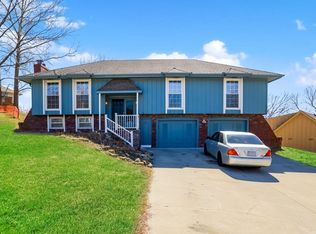 11303 NW 60th St, Kansas City, MO 64152