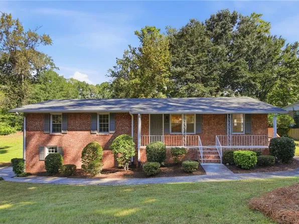 31 Huntwood Dr SE, Smyrna, GA 30082