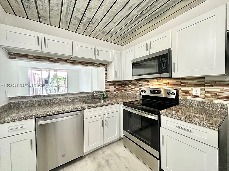 19751 SW 114th Ave #349 — Photo 3