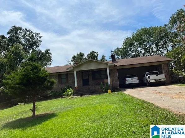 208 Milliard St, Talladega, AL 35160