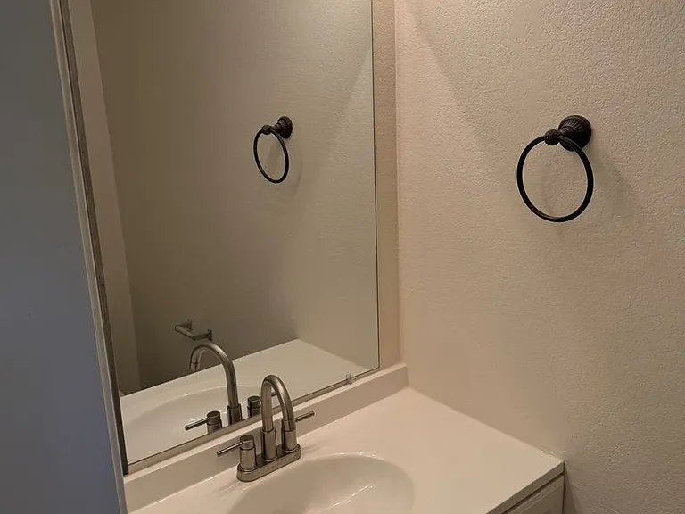 1736 Cable St #3 — Photo 4