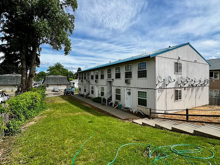 1409 Folsom Ave — Photo 2