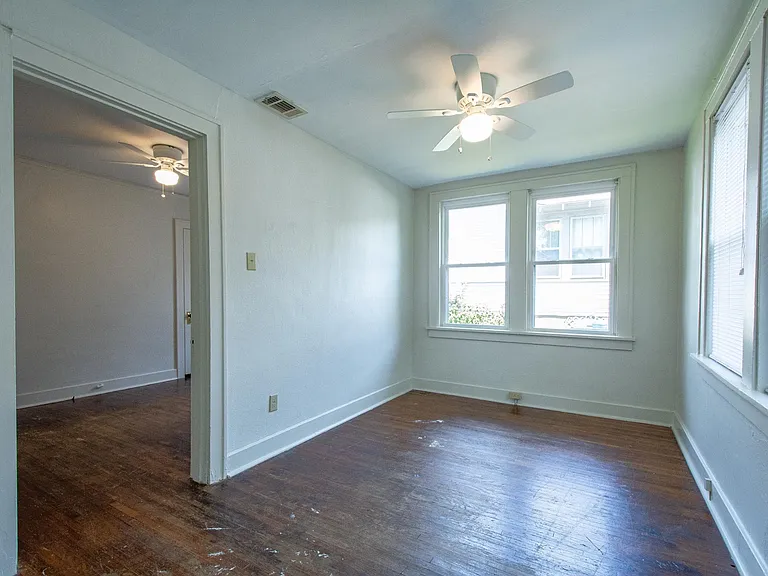 301 N Park St — Photo 20