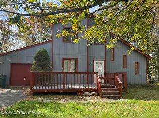 9193 Buttonwood Ct, Tobyhanna, PA 18466