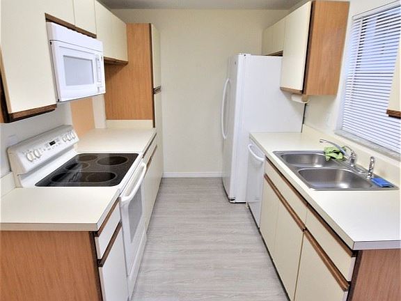 4th image of 1602 Little River Dr