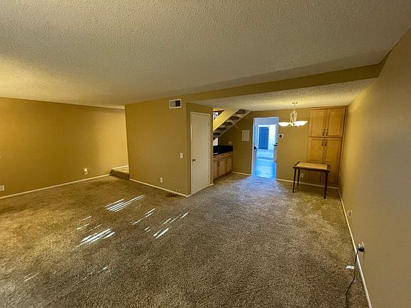 Dining Room, wet bar