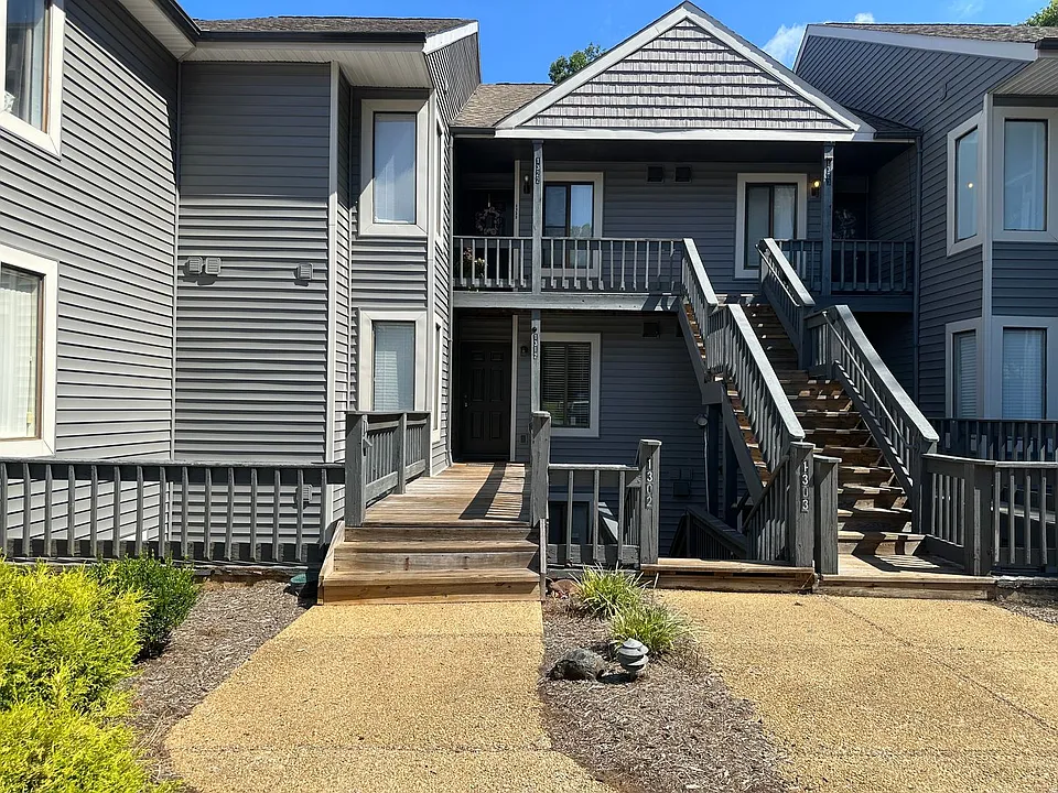 1312 Twin Springs Ct