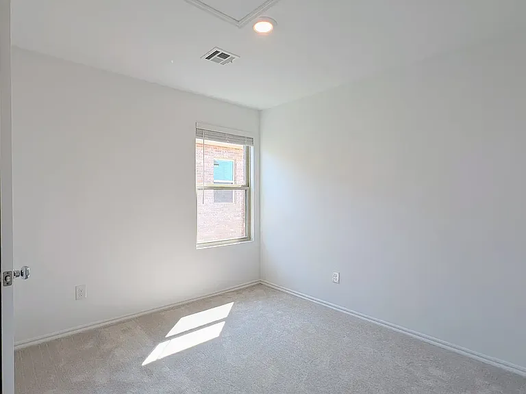 3305 NW 149th St — Photo 11