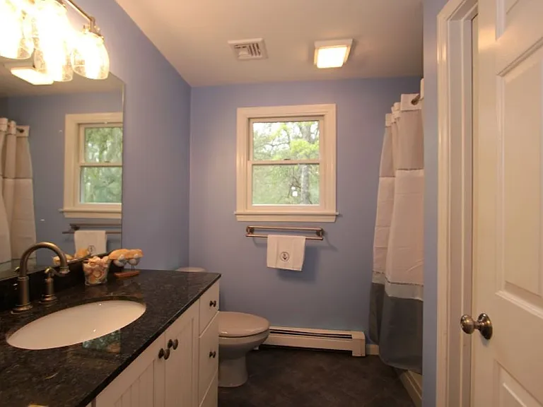 72 Bay Rd — Photo 9