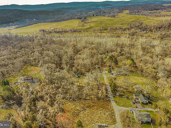 2nd image of River Crest Rd