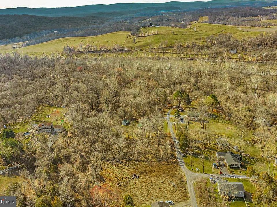 2nd image of River Crest Rd