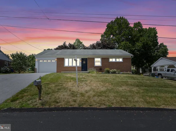 34 Circle Dr, York, PA 17402