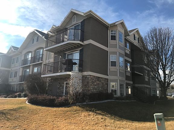 2nd image of 131 W Suncrest Ln #4