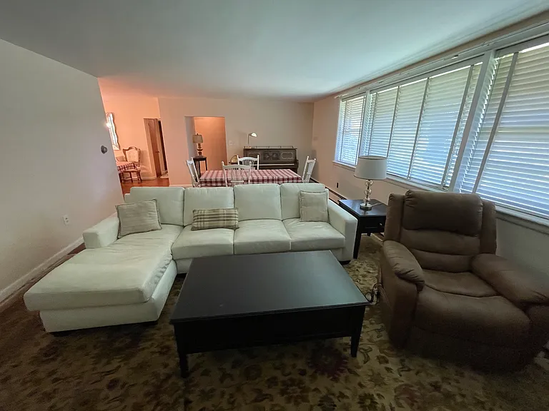 906 S Bellevue Ave — Photo 14