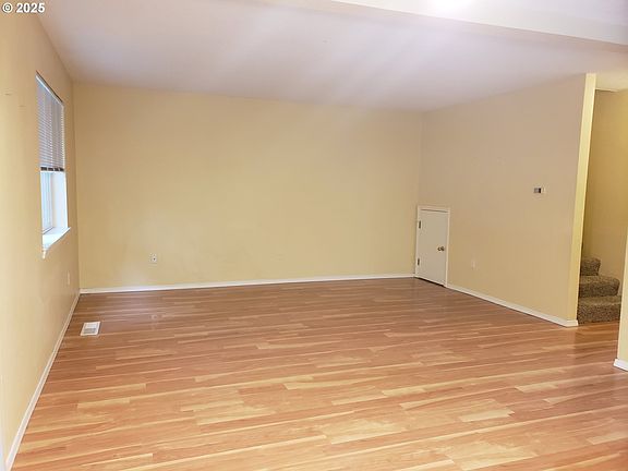 3rd image of 176 NE 43rd Ave