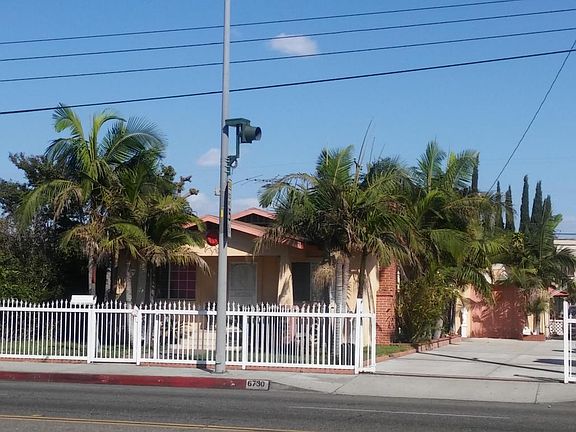 3rd image of 6730 Santa Fe Ave