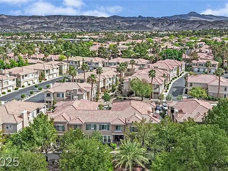 251 S Green Valley Pkwy #5111 — Photo 25