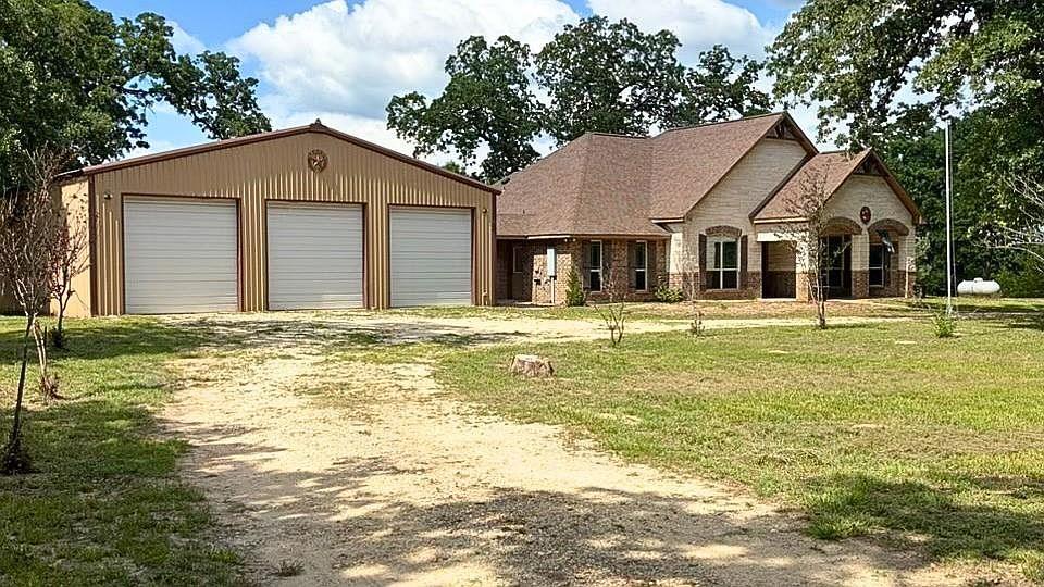 1st image of 325 Planter Pointe Dr