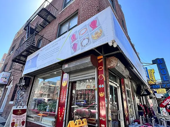 7520 Roosevelt Ave #6, Jackson Heights, NY 11372