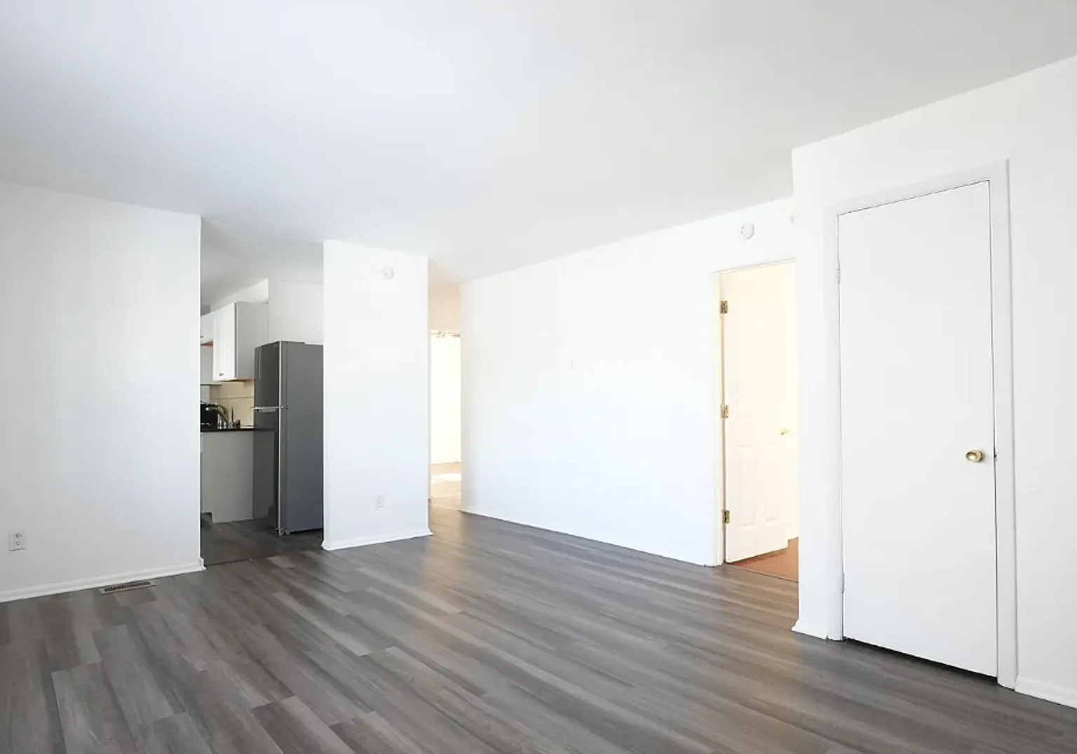 Coming Soon! 3 BR/1BA | Renovated Single Family Home | Private Parking | Washer/Dryer Included! — Photo 3