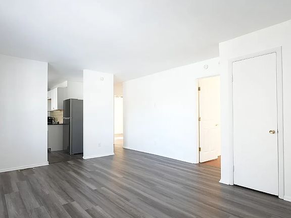 3rd image of 3613 Jonquil St