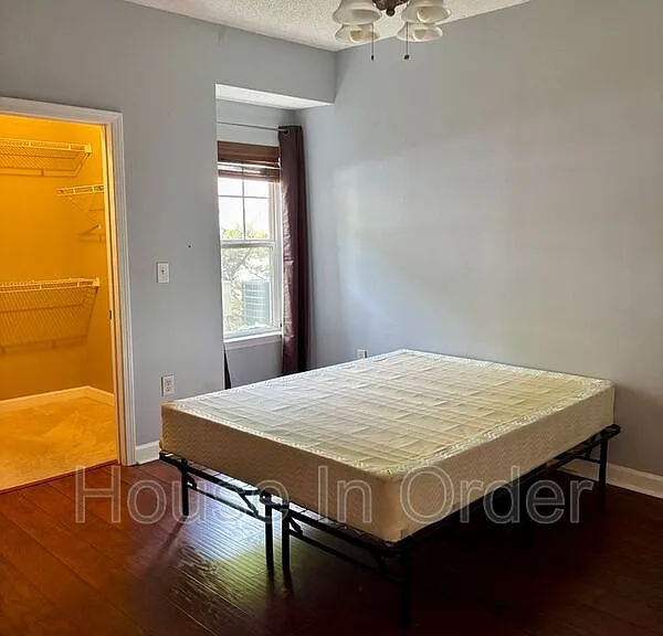 1000 Olde Eastwood Village Blvd #107 — Photo 7
