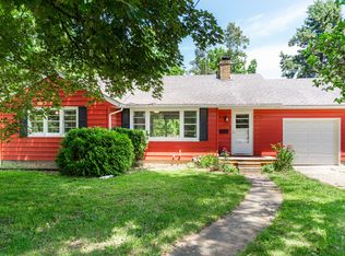 403 W 2nd St, Genoa, IL 60135