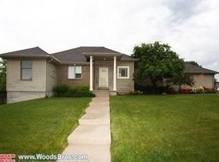 7830 Red Oak Rd, Lincoln, NE 68516