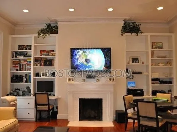 90 Beacon St APT 5, Boston, MA 02108