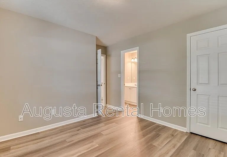 7002 Reagan Cir #1 — Photo 27
