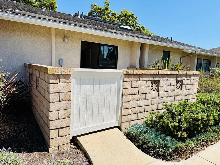8933 Modesto Cir #1215B — Photo 22