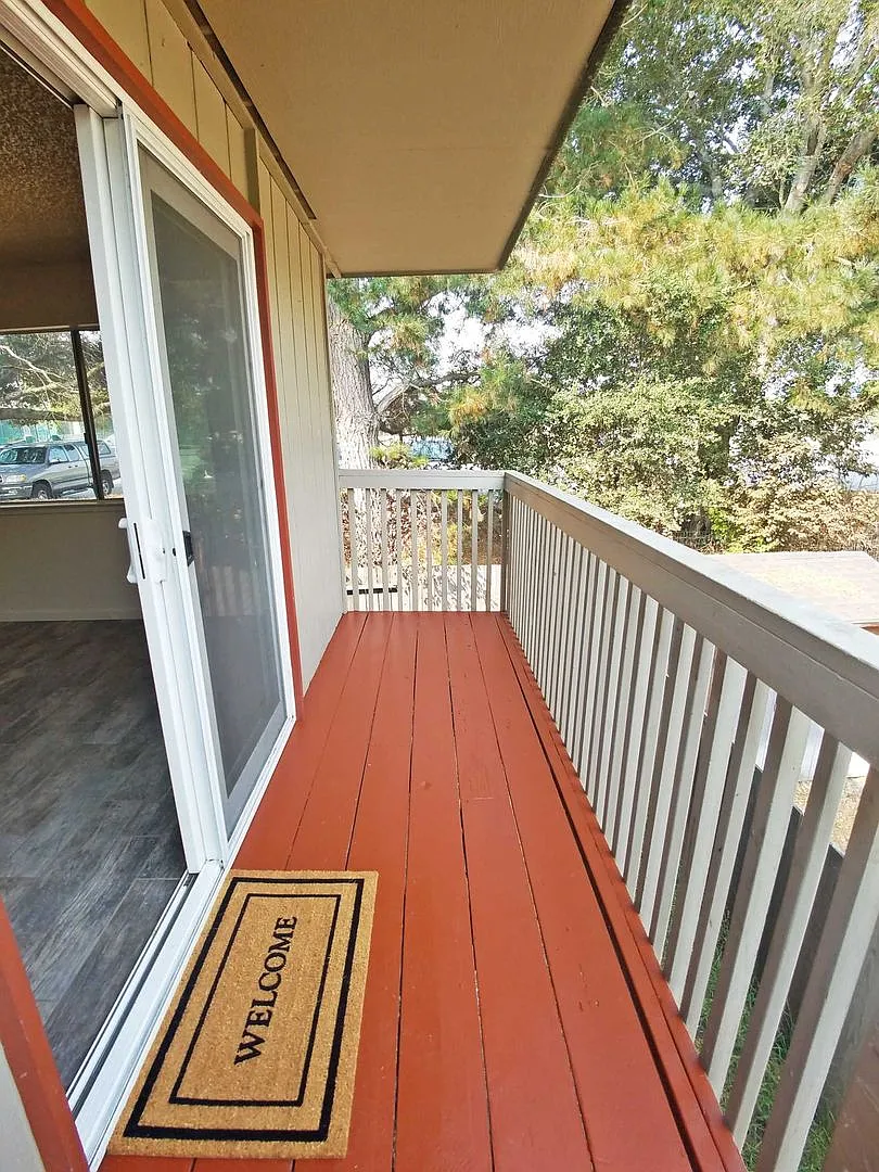 Lovely 3 Bedroom Home in Scotts Valley — Photo 3