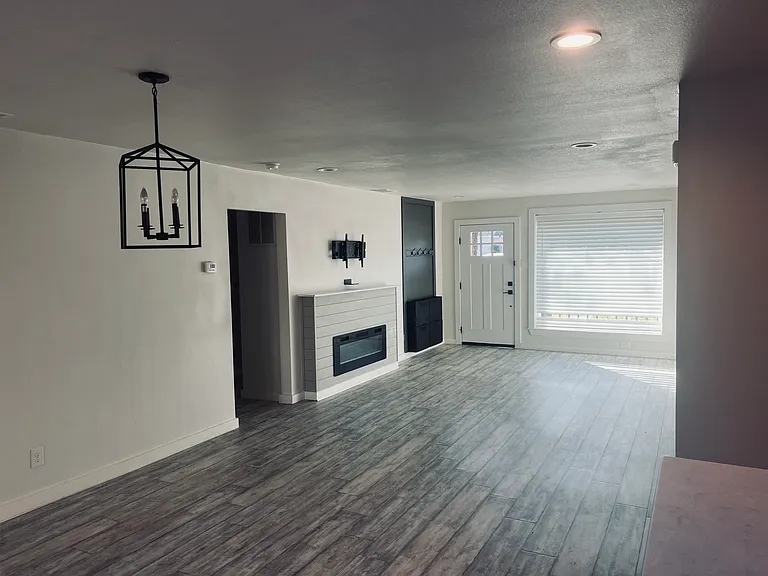 2512 Mission St — Photo 3