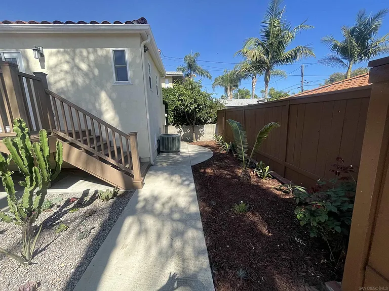 2119 Missouri St — Photo 22