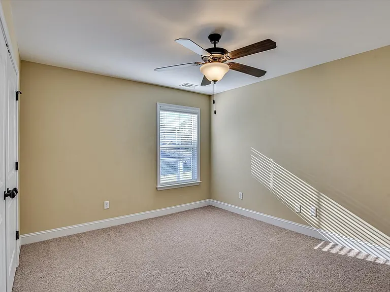 5515 Meghan Ln — Photo 29