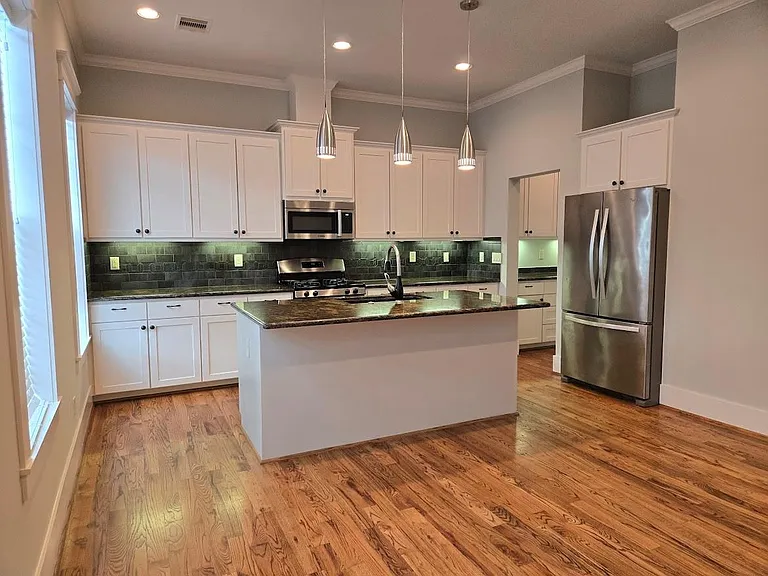 4109 Allen St — Photo 15