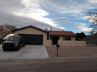 671 Hood Rd SE, Rio Rancho, NM 87124