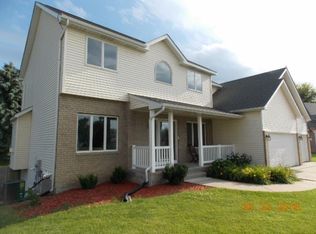 9355 Norwood Ct N, Maple Grove, MN 55369