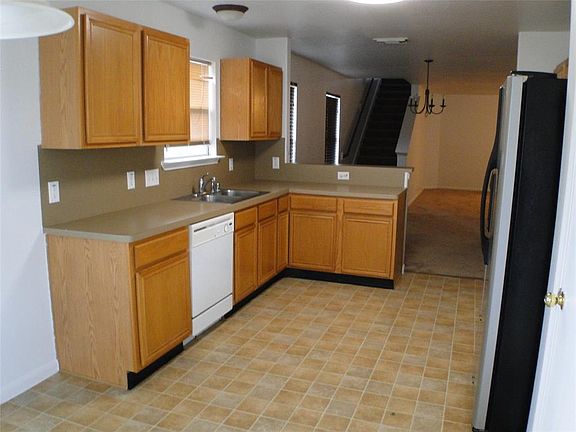 3rd image of 6823 Brushmeade Ln