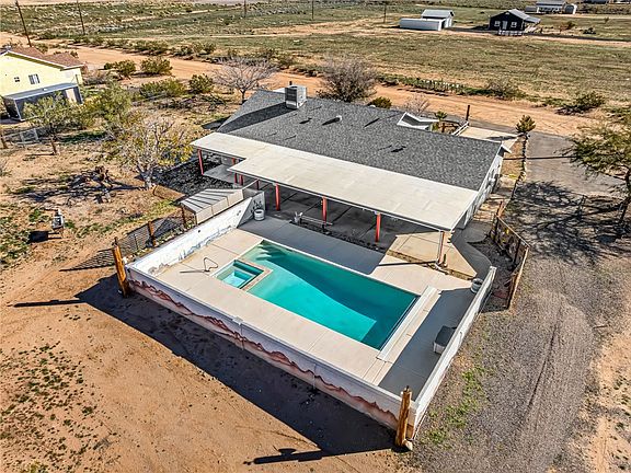 2nd image of 495 S Lochiel Rd